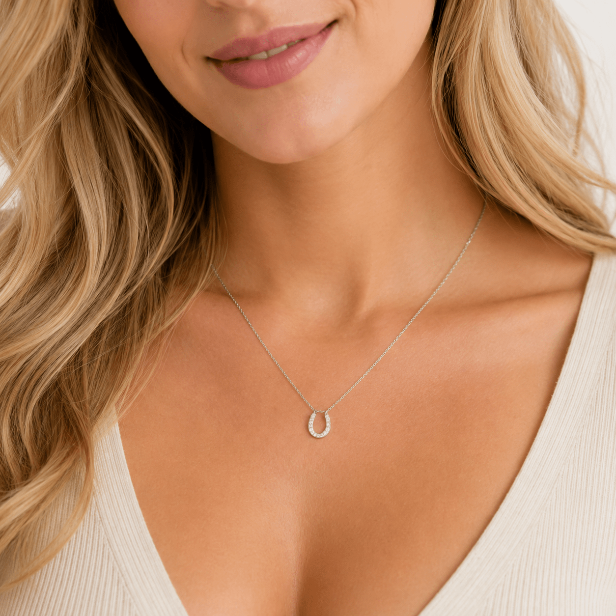 Side view of Jasmine Gold U-Bar Necklace showing the chain