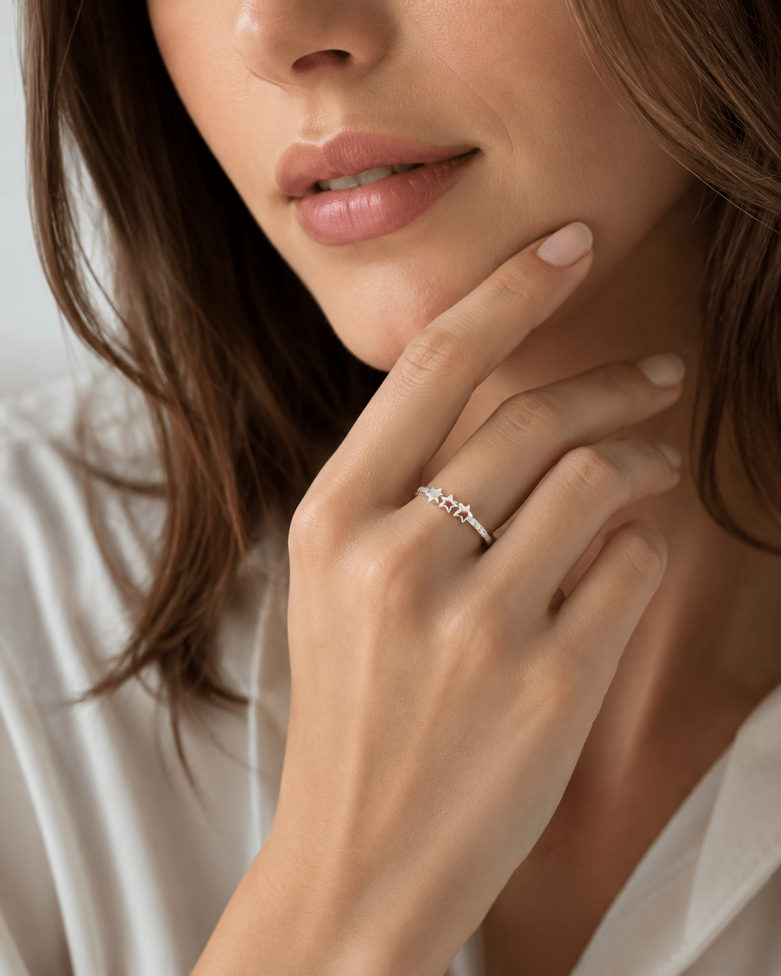 Close-up of Fernanda Silver Star Crystal Ring showing the star crystal setting