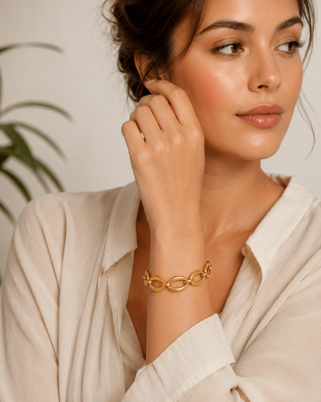 Close-up of Greta Gold Oval Link Chain Bracelet showing the oval links