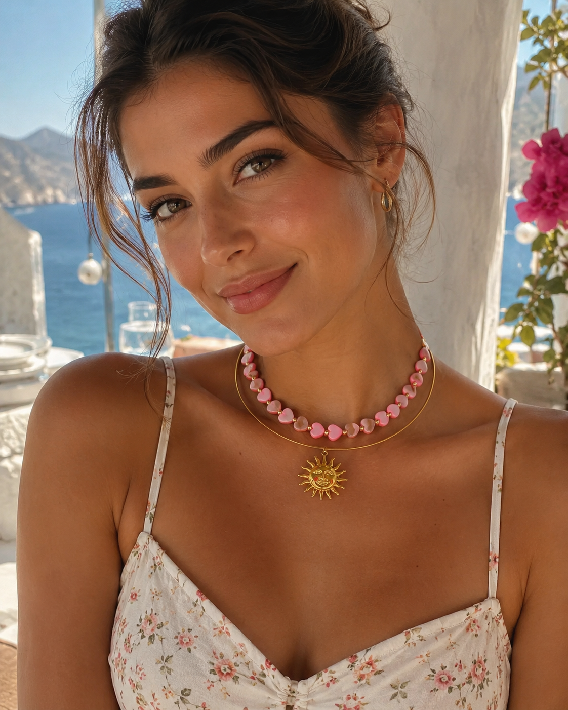 Rue Gold Sunflower Shell Necklace, detail